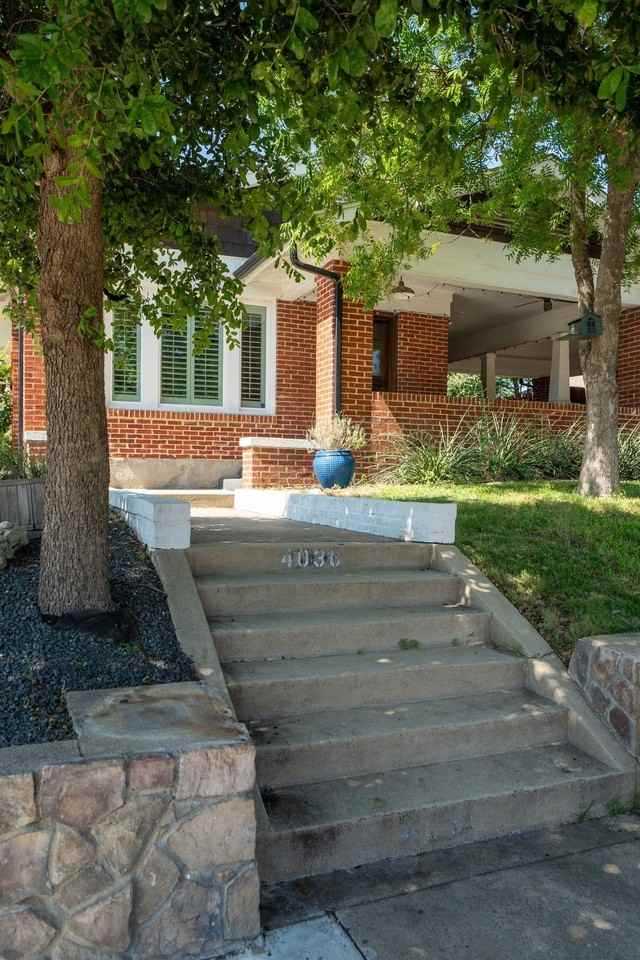 4036 Linden Ave - Photo 3 of 35