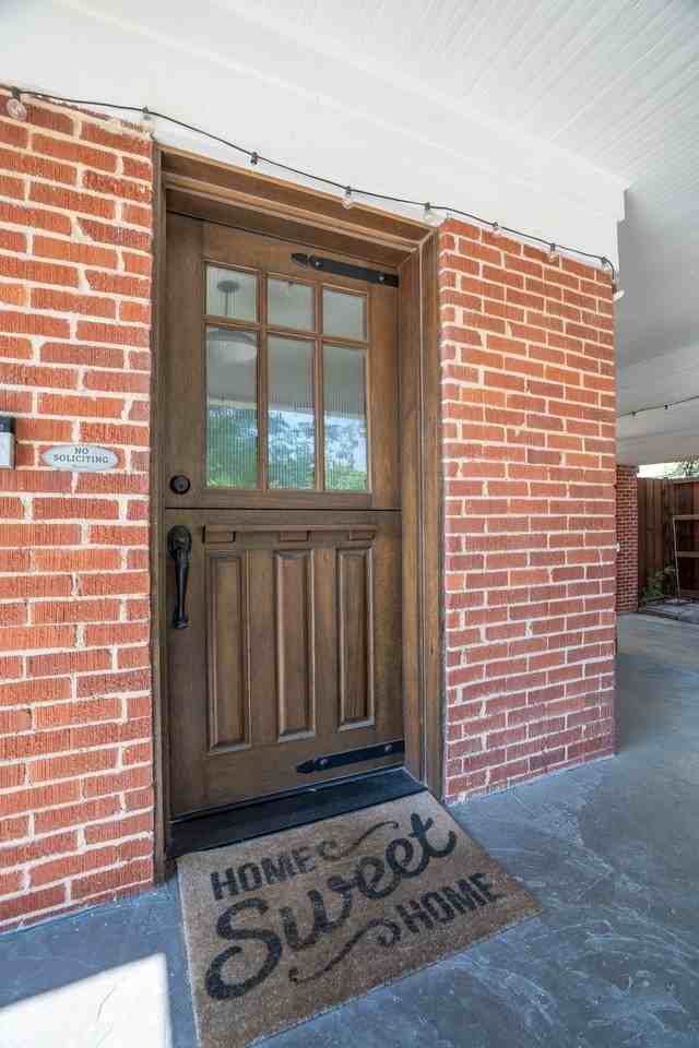 4036 Linden Ave - Photo 5 of 35