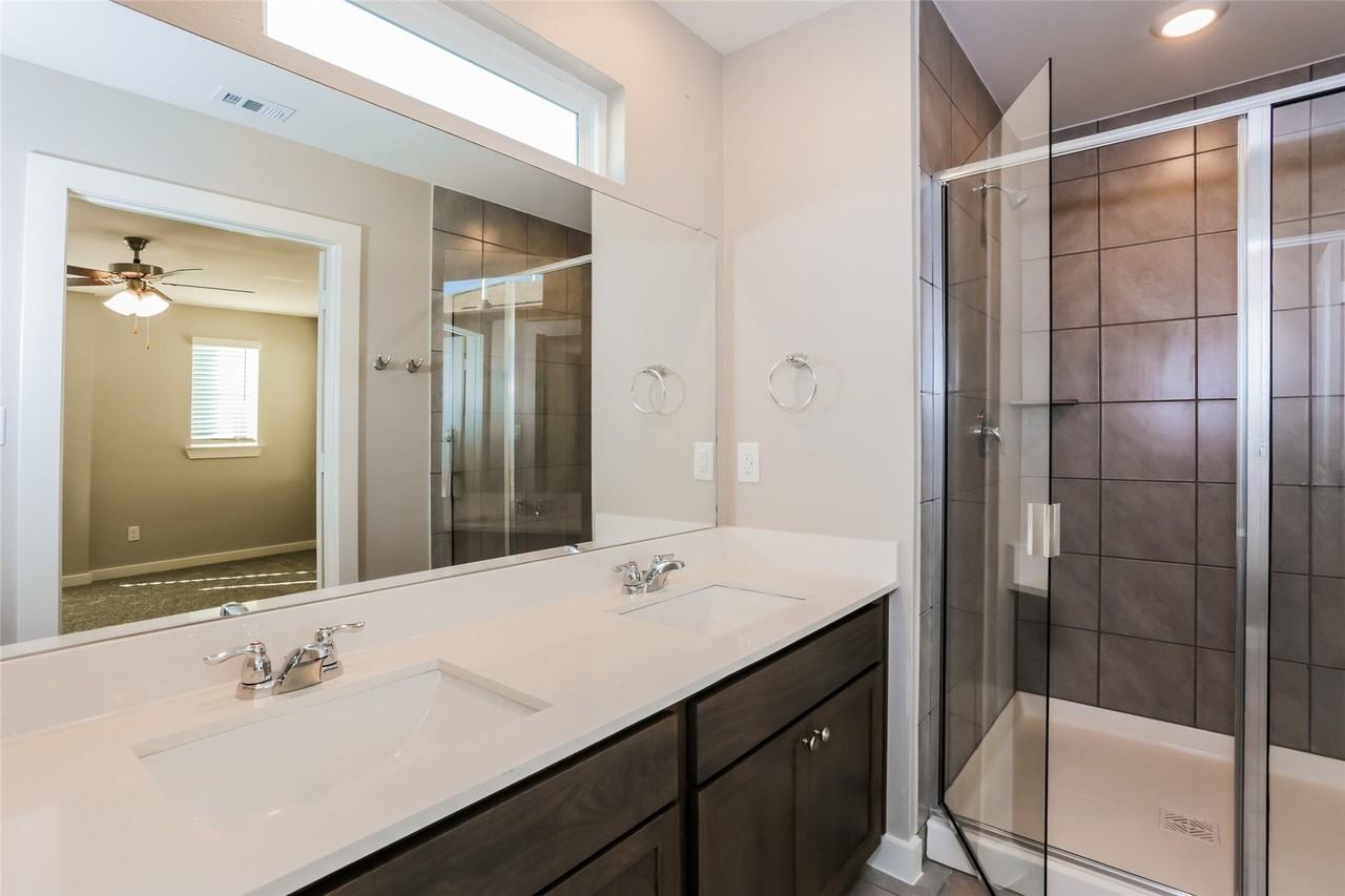 714 Lacewing Dr - Photo 5 of 14