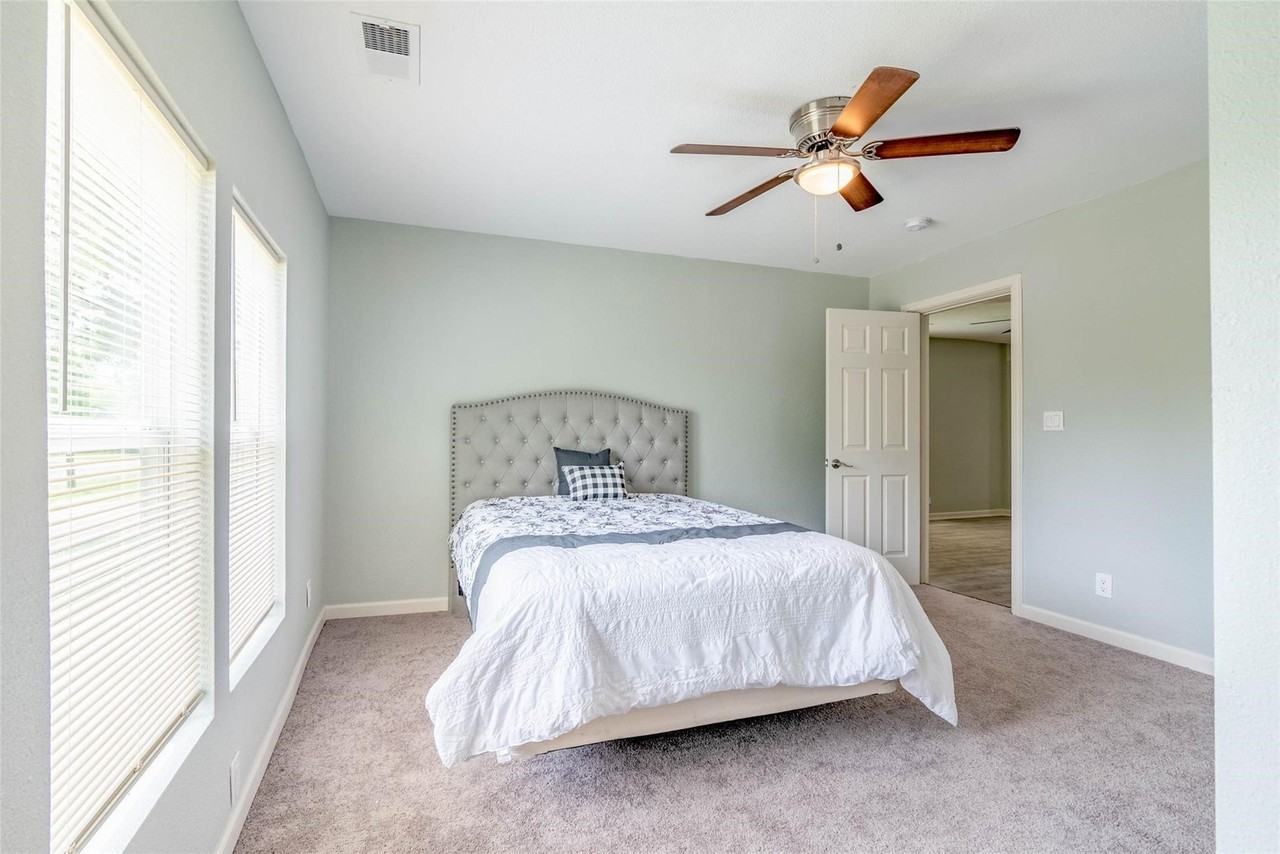 1203 E King St - Photo 6 of 18