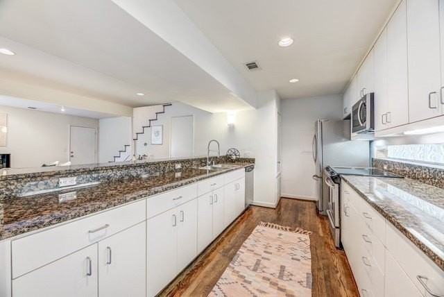 4122 Travis St #2 - Photo 6 of 19