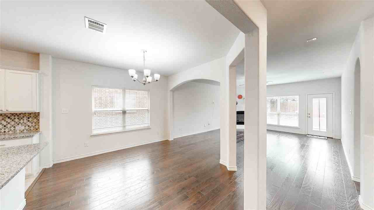 10109 Puma Pl - Photo 5 of 30