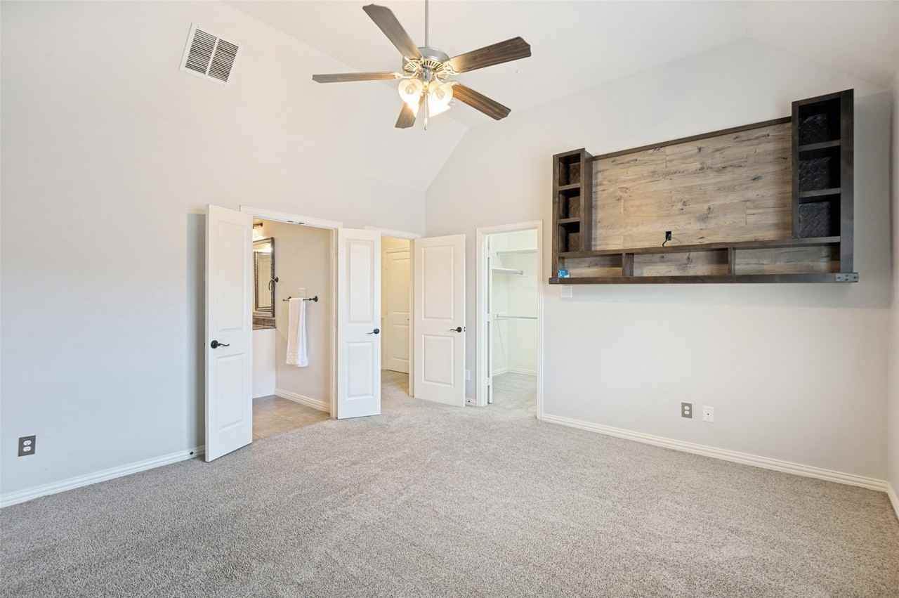 4646G Rhett Ln - Photo 6 of 16