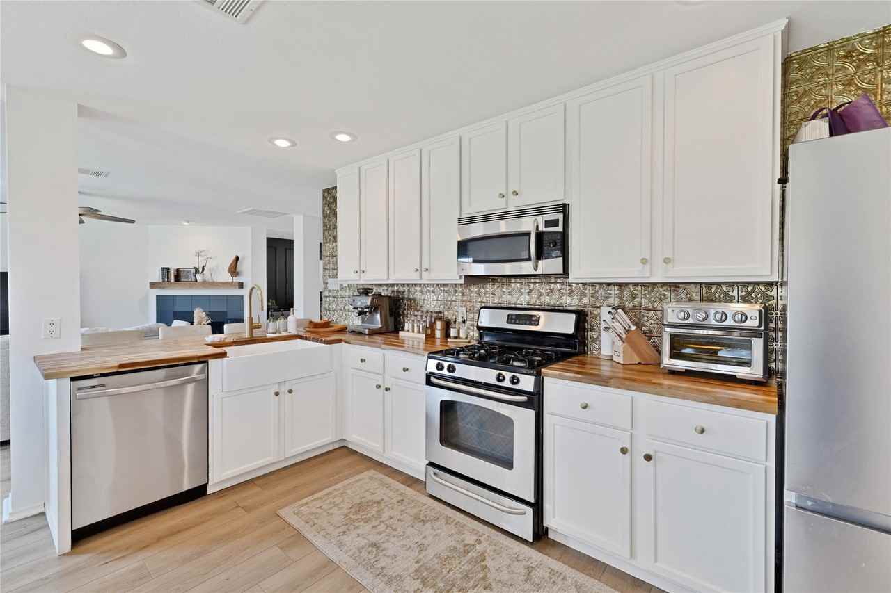 5104 White Spruce Dr - Photo 4 of 18