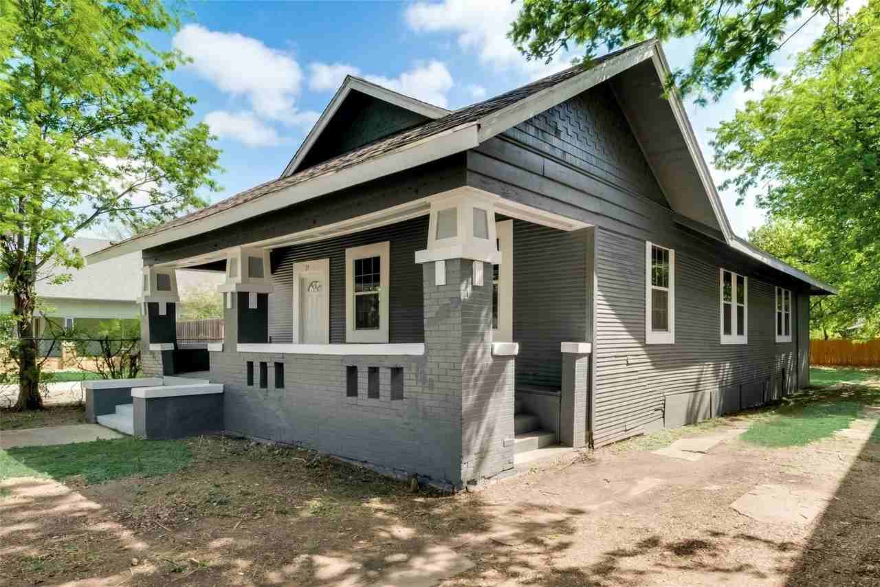 2721 Travis Ave - Photo 4 of 21