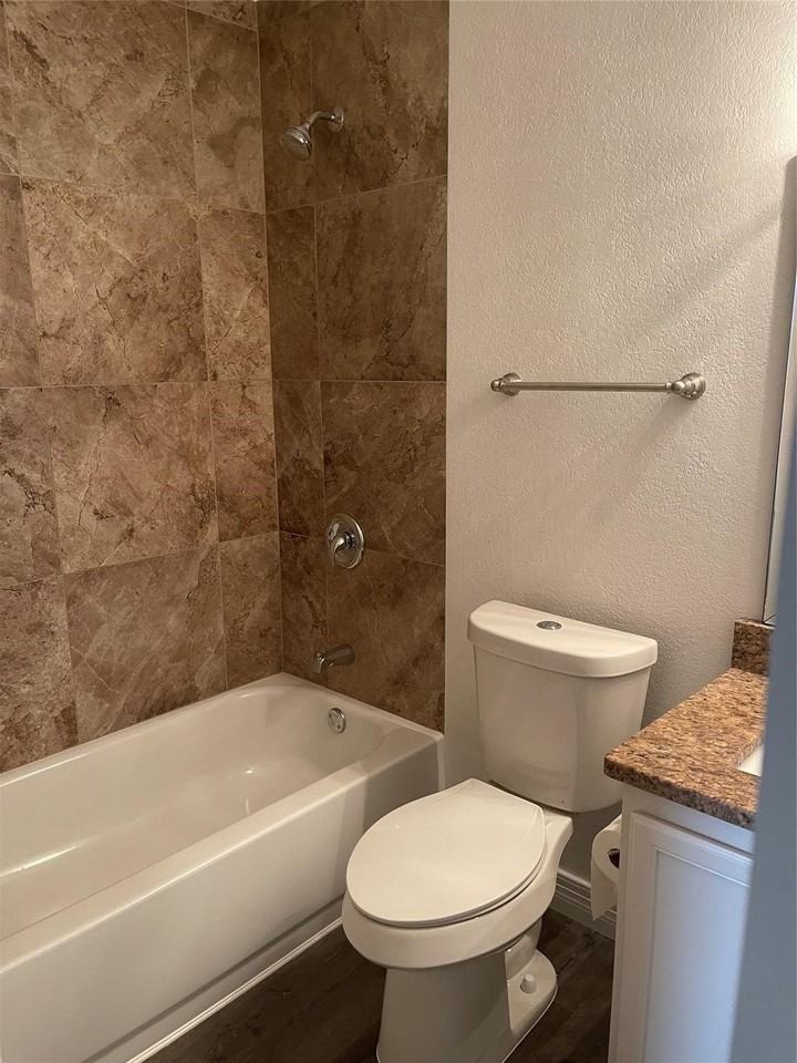 1640 Flagstone Ln - Photo 4 of 14