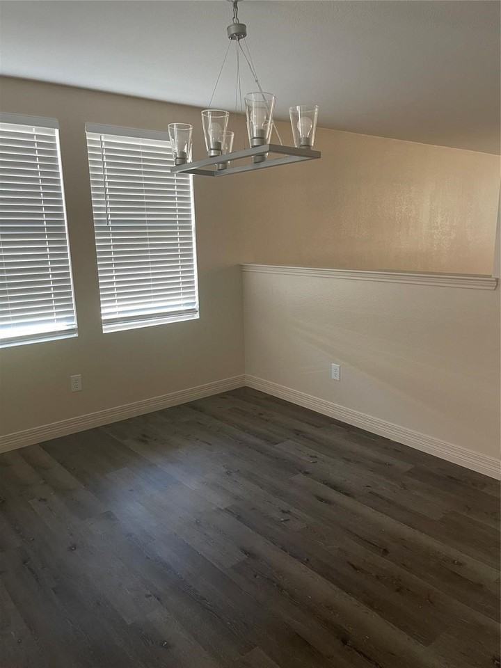 1640 Flagstone Ln - Photo 6 of 14