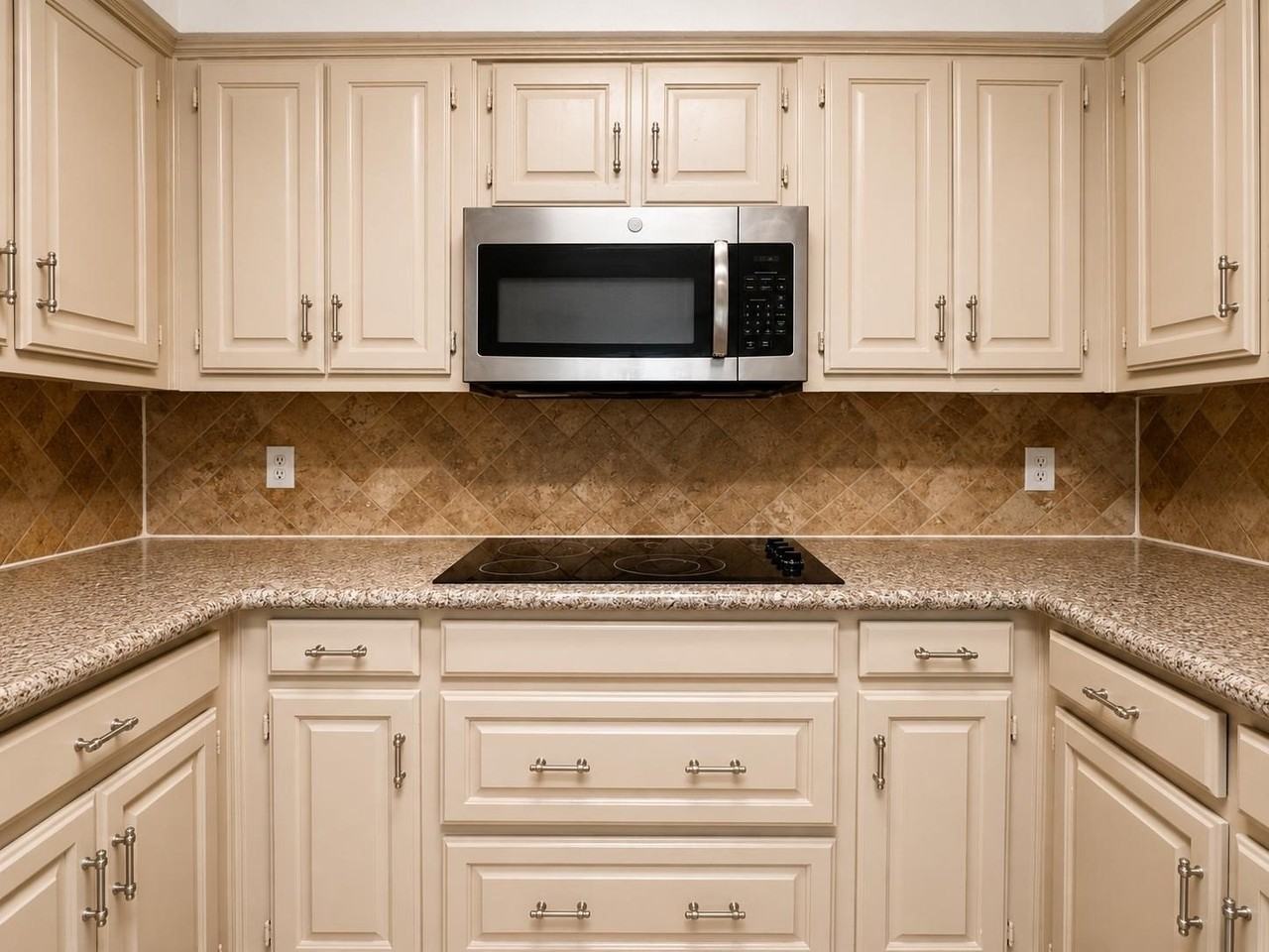 7806 Williams Ave - Photo 5 of 15