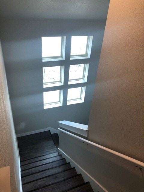 2303 N Elm St - Photo 7 of 8