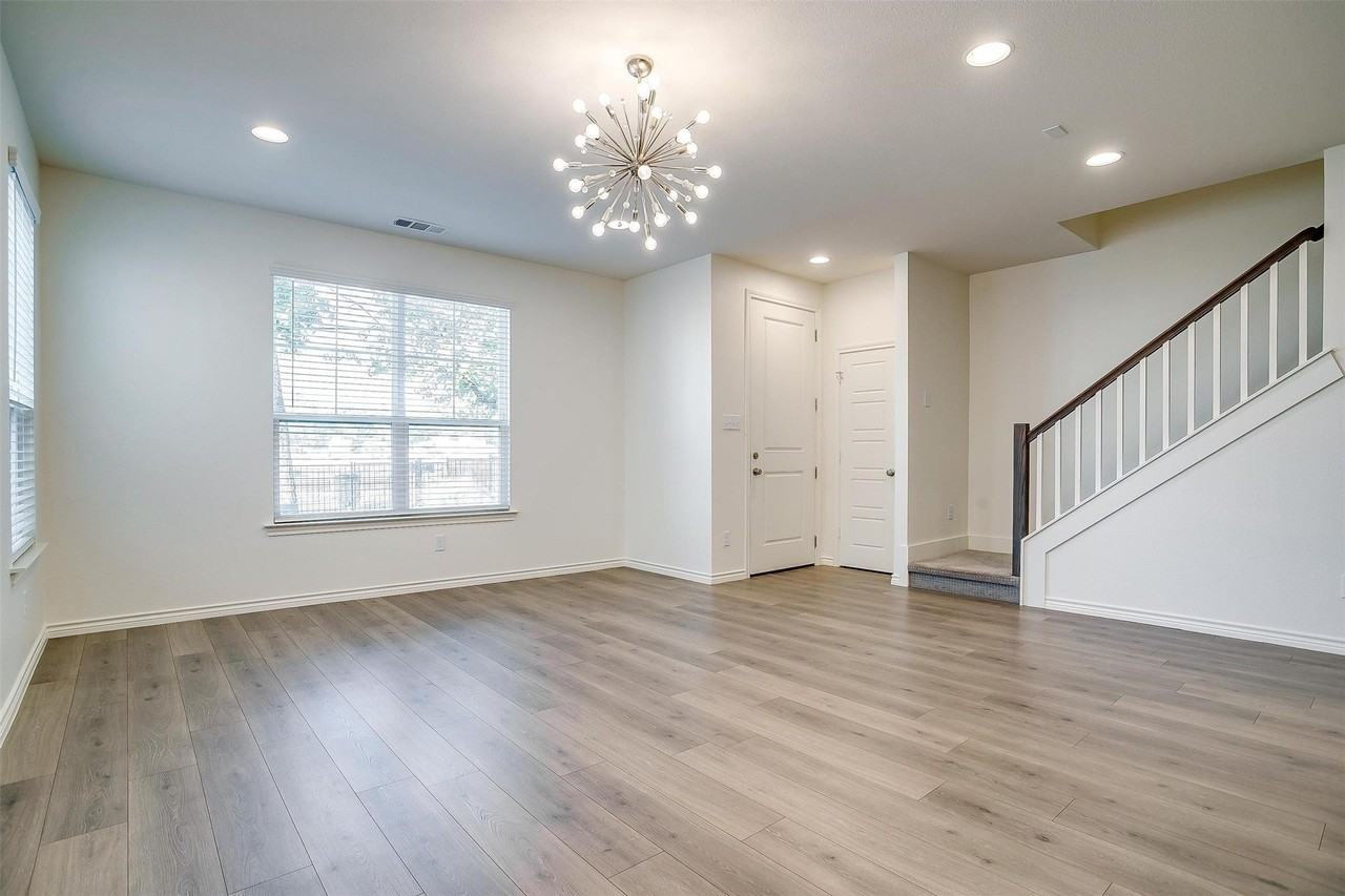 211 Athenia Dr - Photo 6 of 39