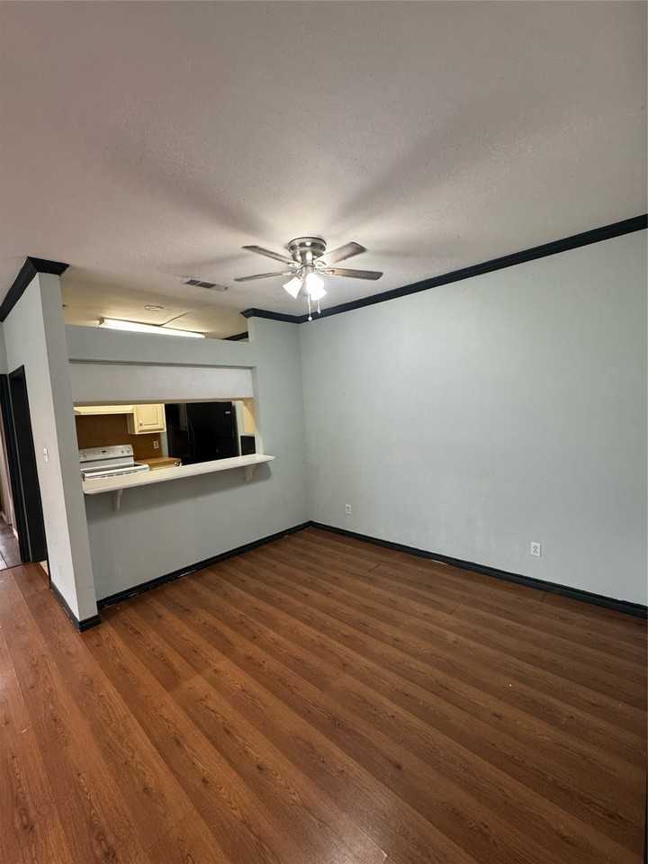 201 E Windsor Dr - Photo 6 of 37