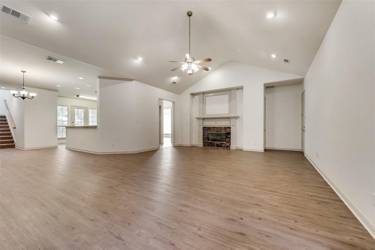 120 Cambridge Ct - Photo 4 of 27