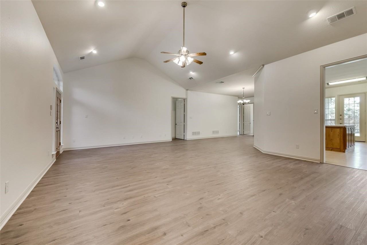 120 Cambridge Ct - Photo 5 of 27