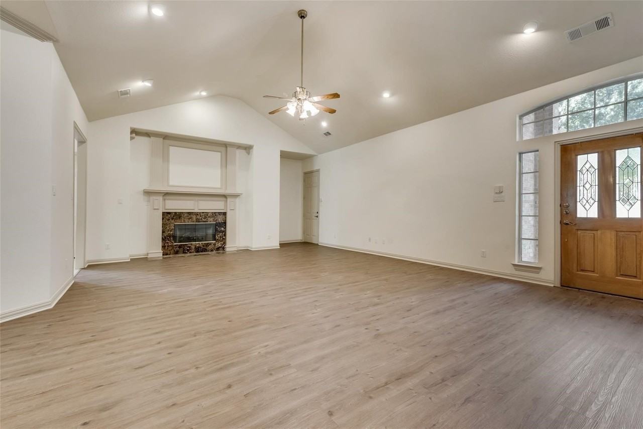 120 Cambridge Ct - Photo 6 of 27