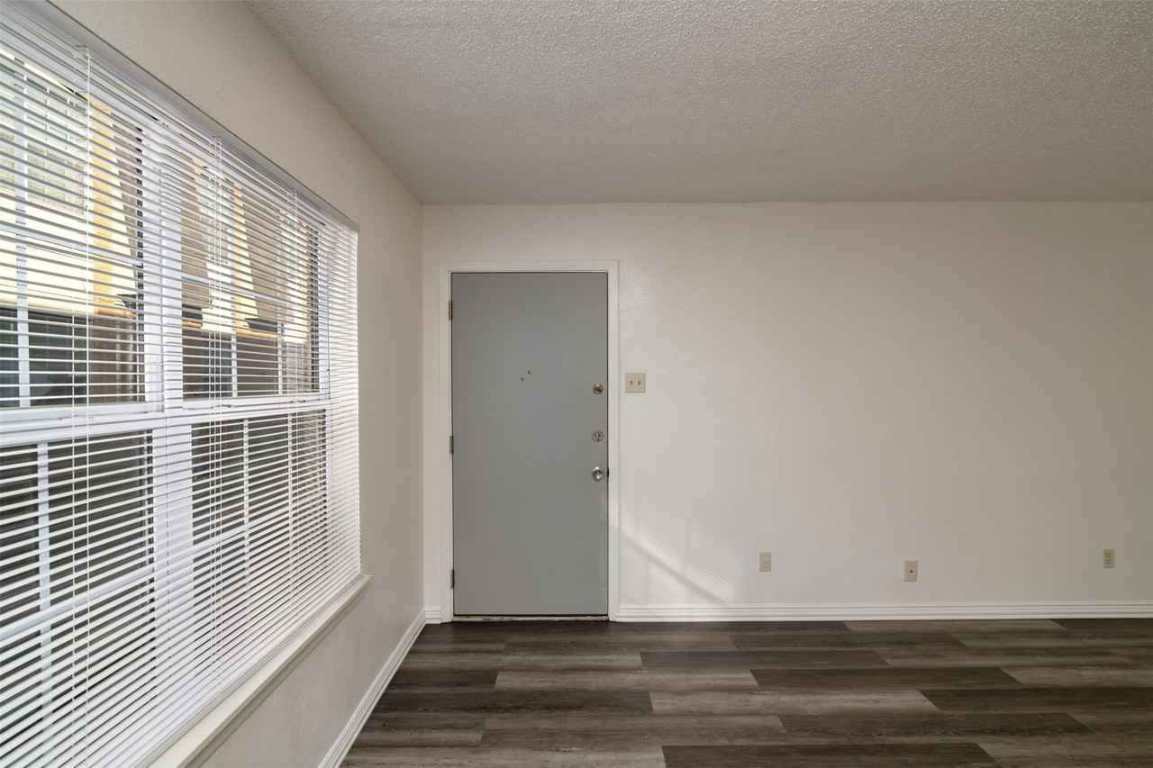 7048 Glenview Dr #44 - Photo 6 of 12