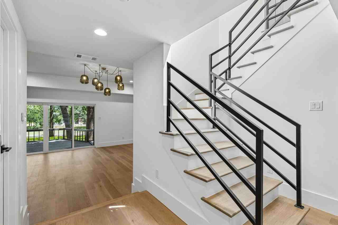113 Fairway Village Dr - Photo 3 of 38