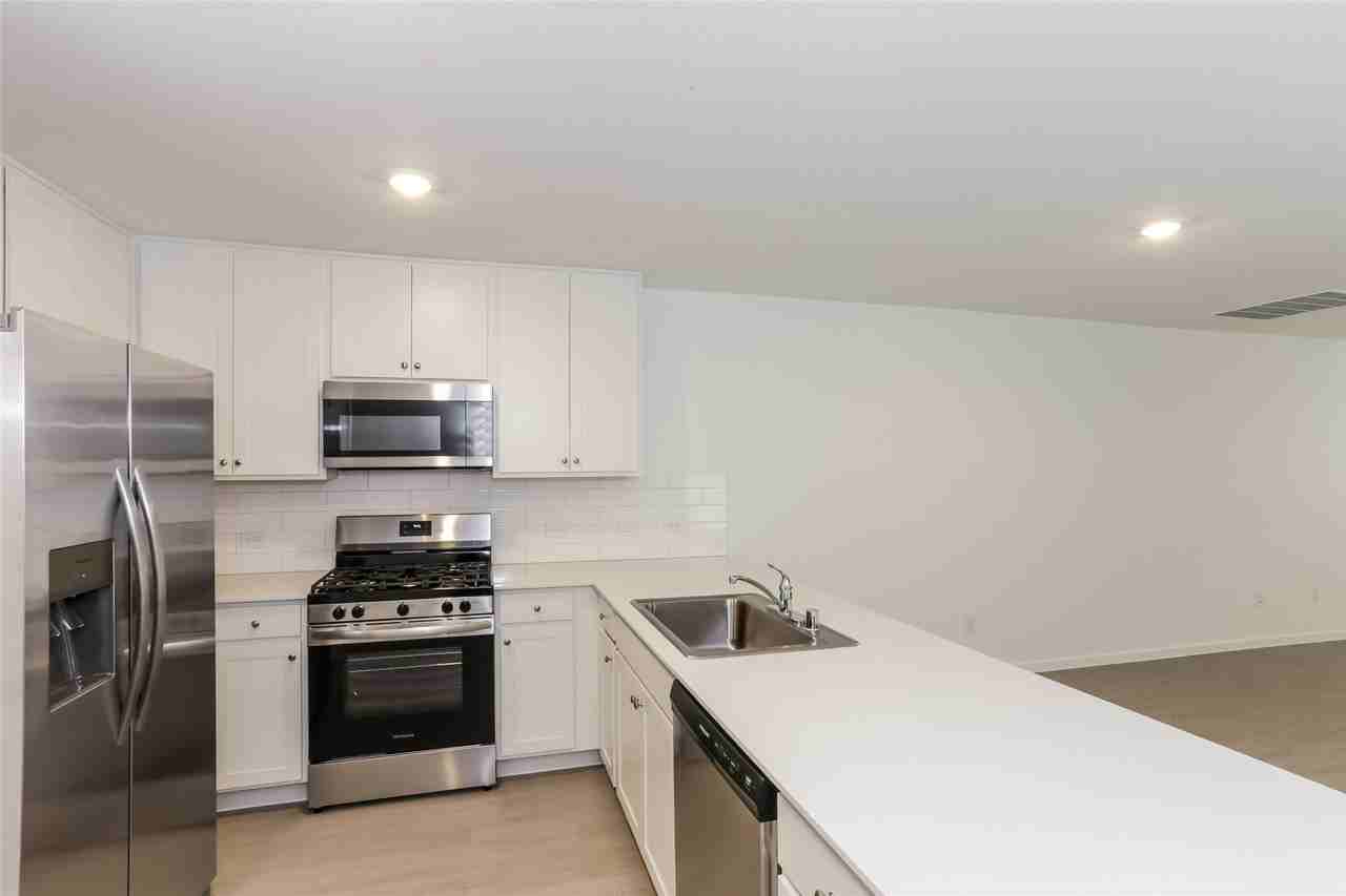 15249 Rangeland Rd - Photo 4 of 25