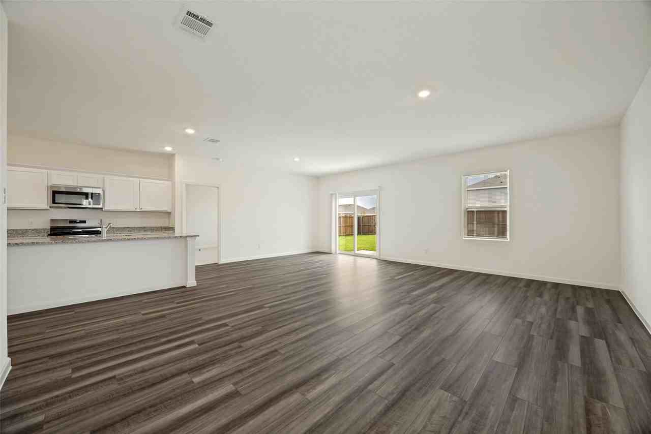 1425 Elliott Rd - Photo 5 of 29
