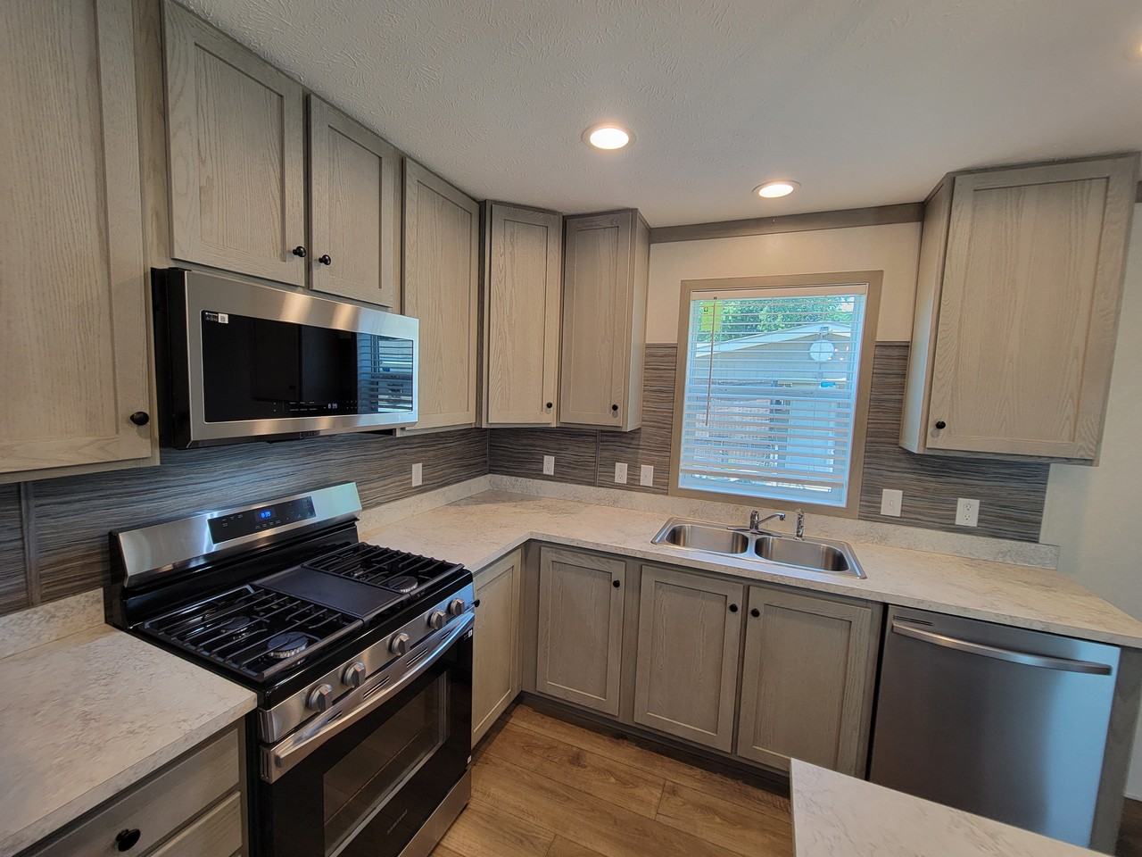 9572 Anchor Dr #115 - Photo 4 of 18