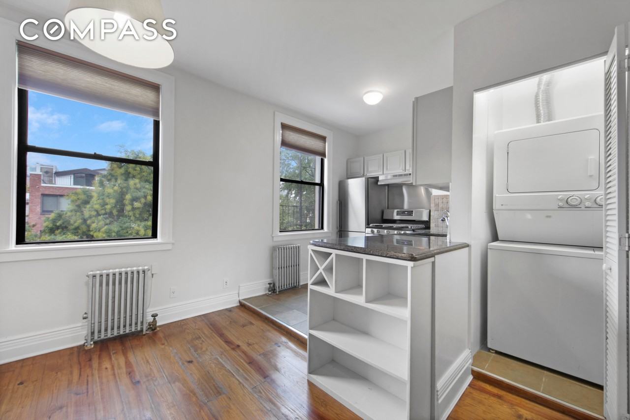 43 Douglass St #3 - Photo 3 of 12