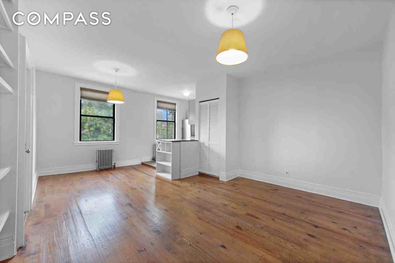 43 Douglass St #3 - Photo 4 of 12