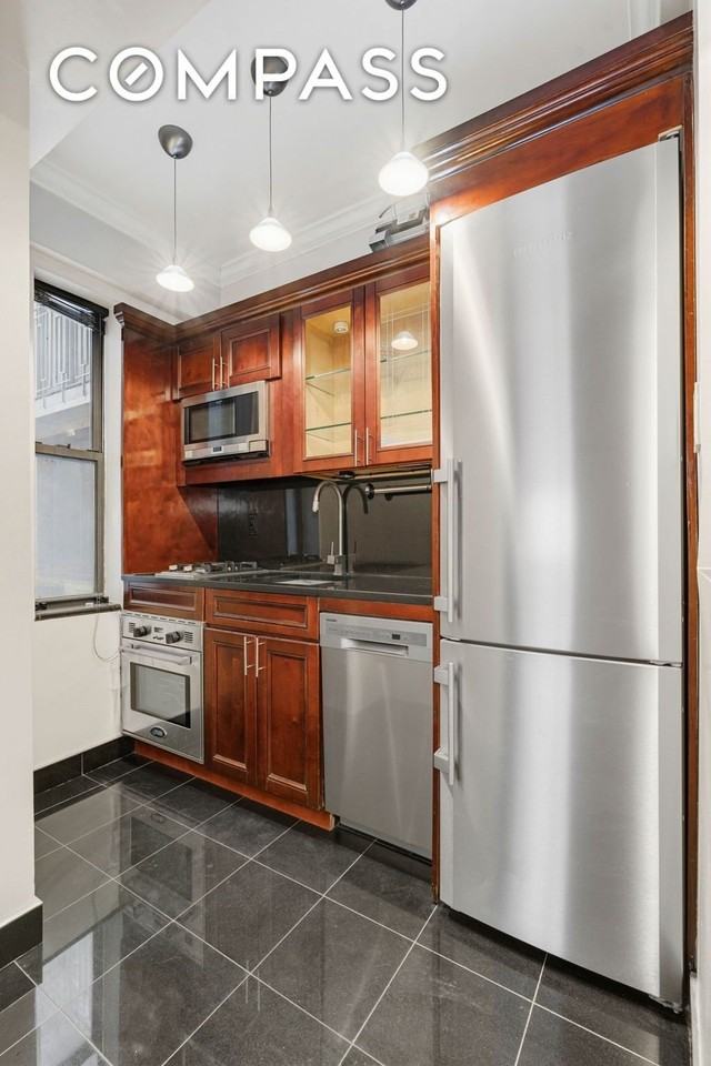 230 Central Park S #8F - Photo 5 of 6
