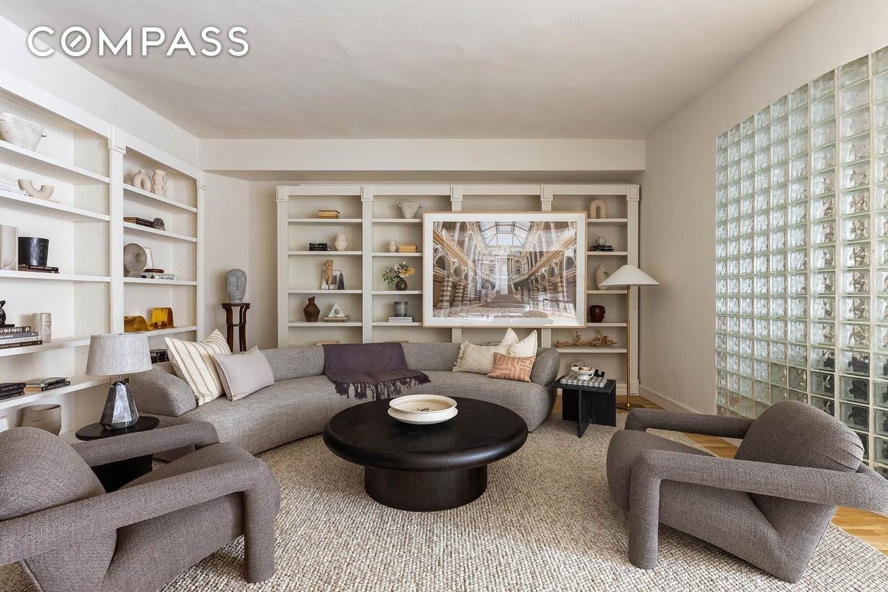 260 W Broadway #4C - Photo 3 of 24