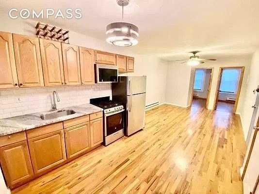 86 Court St #2 - Photo 3 of 7