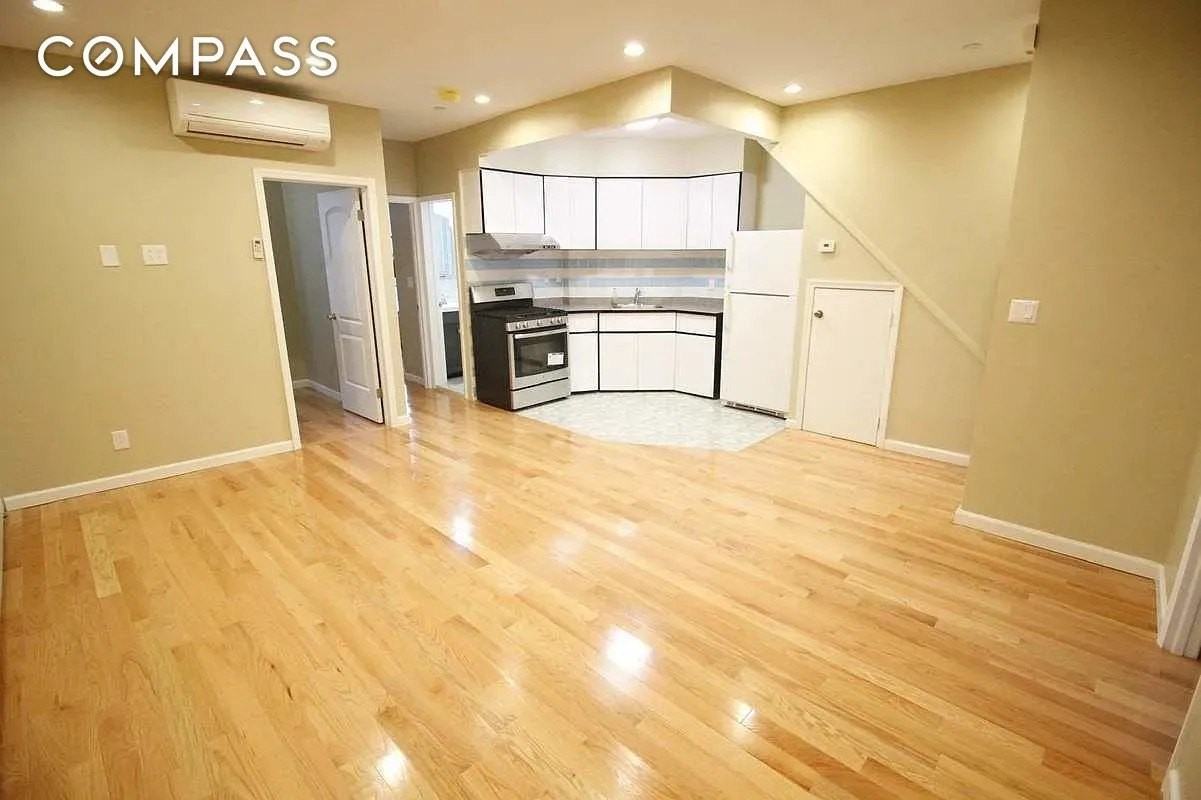 443 55th St #2 - Photo 2 of 9