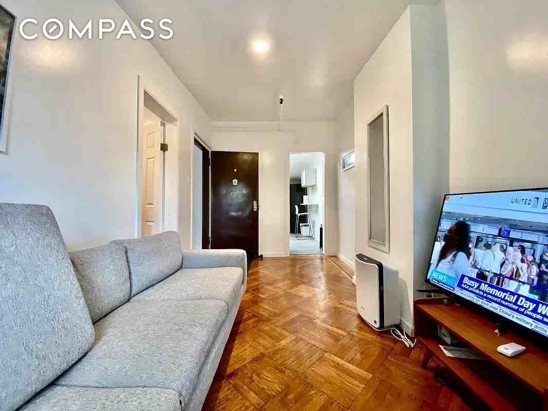 312 Decatur St #3 - Photo 4 of 6