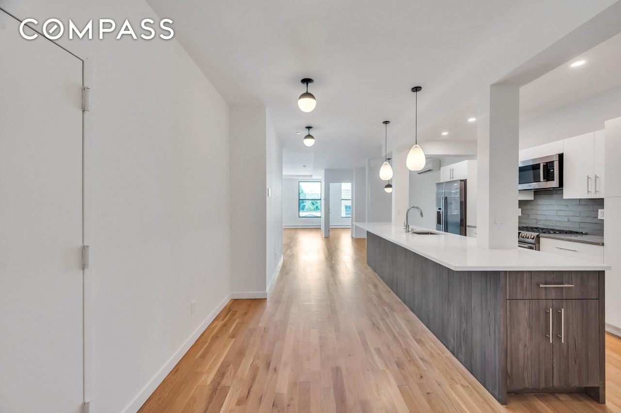 717 Manhattan Ave #3A