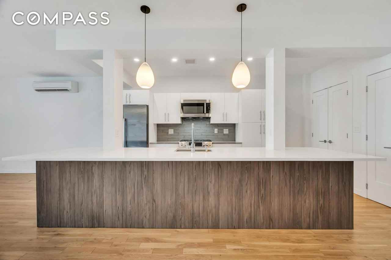 717 Manhattan Ave #3A - Photo 4 of 17