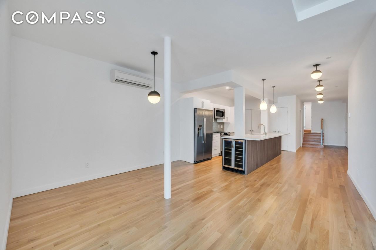 717 Manhattan Ave #3A - Photo 6 of 17