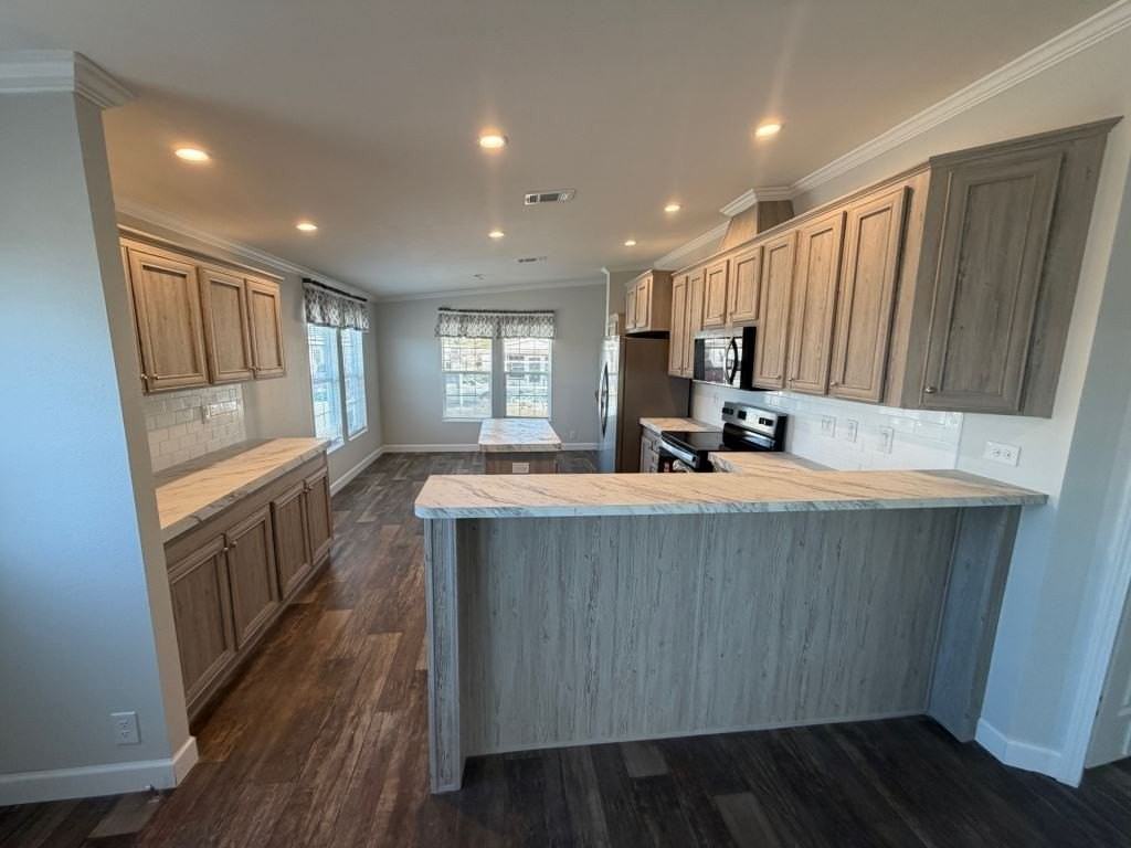 183 4th St E #183 - Photo 3 of 17