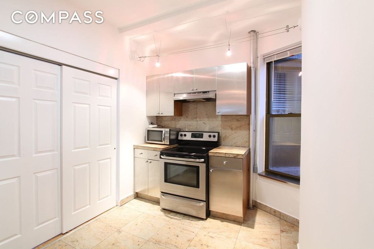 1315 3rd Ave #2RN - Photo 2 of 3