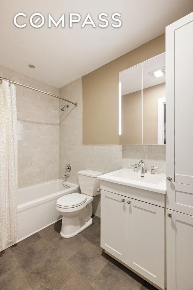528 4th St #1 - Photo 7 of 12