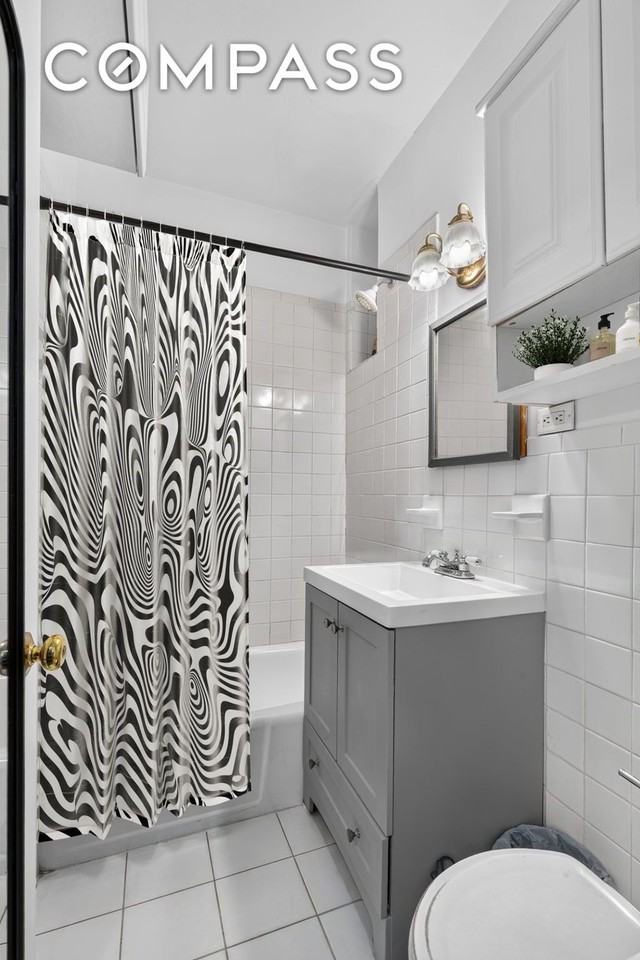 344 E 87th St #B - Photo 3 of 5
