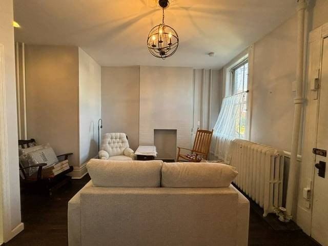 108 4th St #1R - Photo 4 of 8