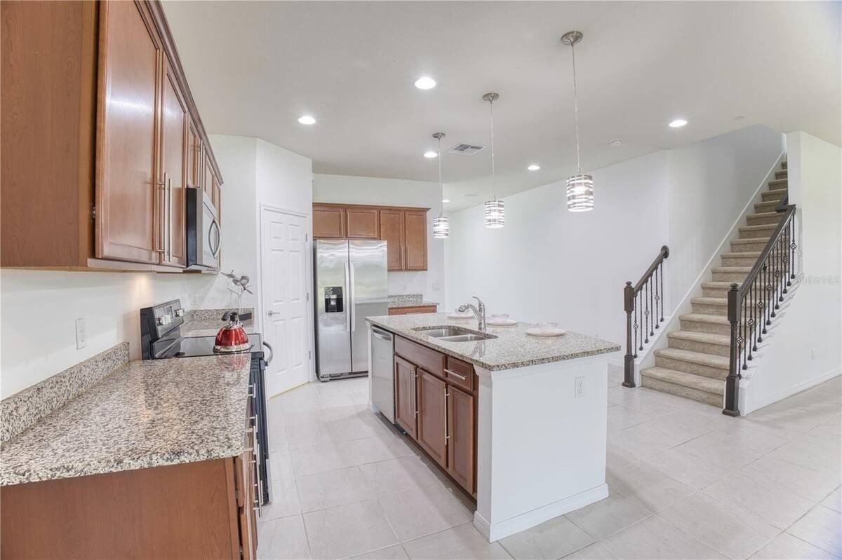 5270 Brydon Woods Cir - Photo 4 of 42