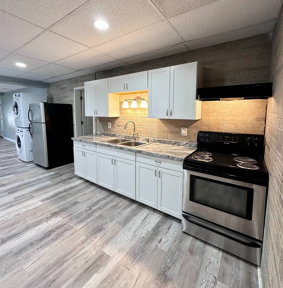 1800 7th Ave - Photo 3 of 15