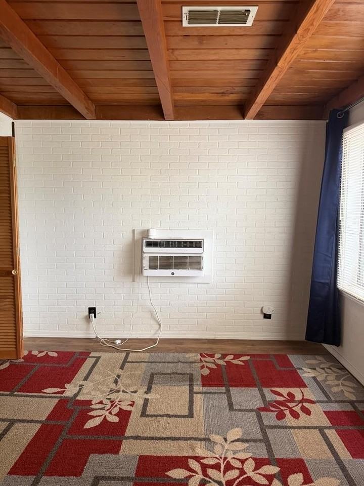 212 Orchard Dr #B - Photo 5 of 11
