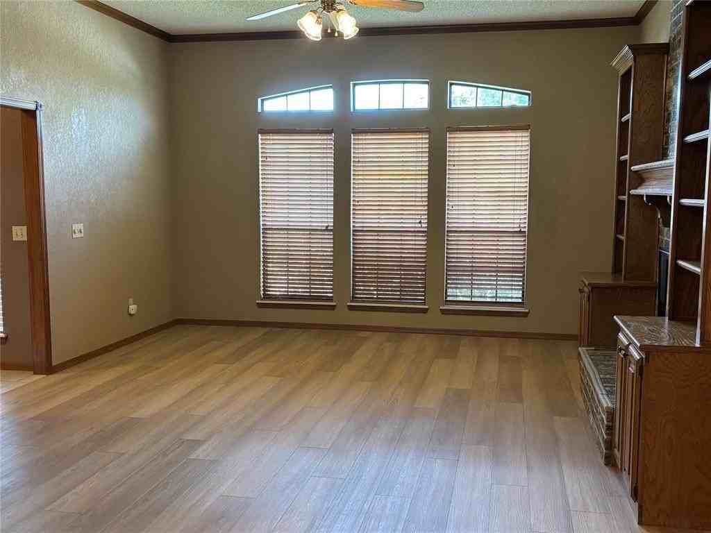 1112 Sw 132nd Pl - Photo 6 of 32
