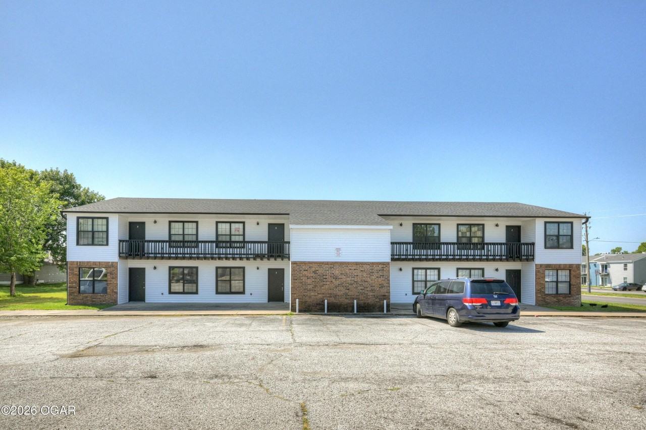 1007 S Saint Louis Ave #7B - Photo 2 of 14