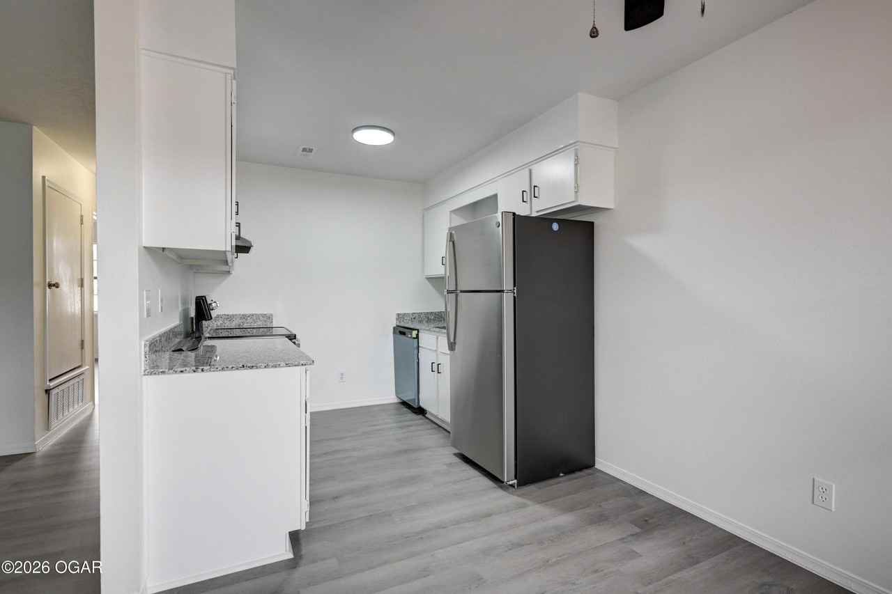 1007 S Saint Louis Ave #7B - Photo 6 of 14