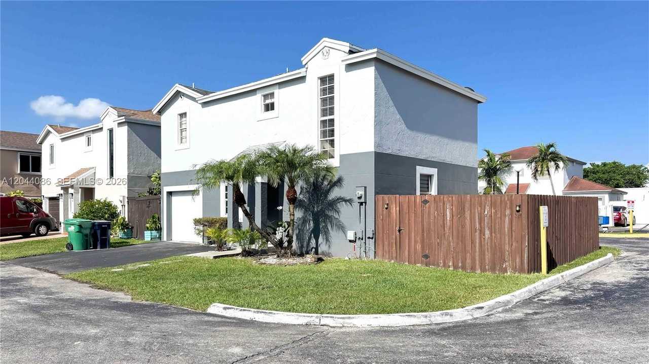 9044 Sw 148th Ct - Photo 2 of 8