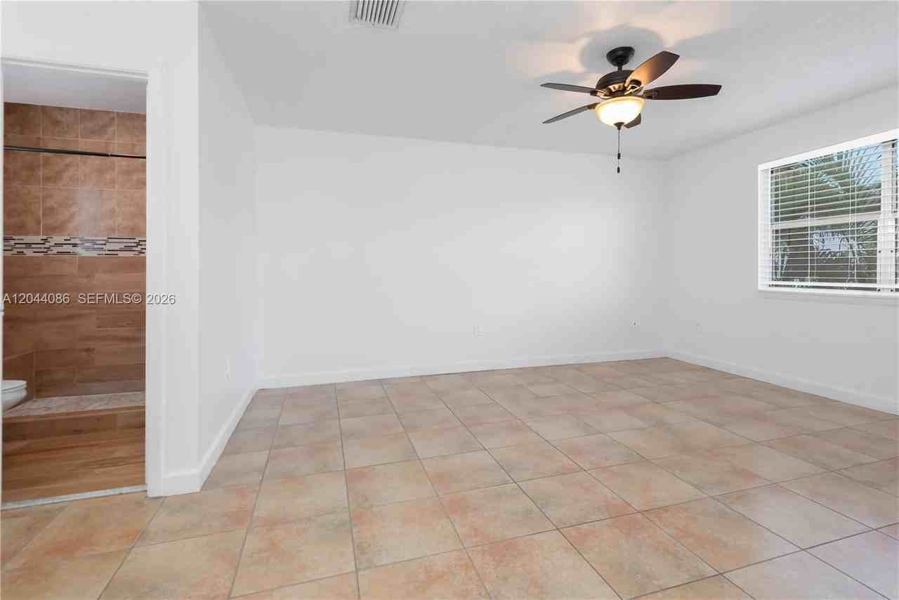 9044 Sw 148th Ct - Photo 5 of 8
