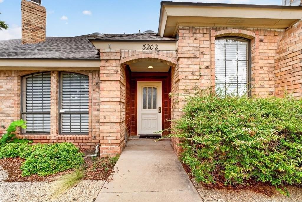 3203 Tealwood Pl - Photo 2 of 47