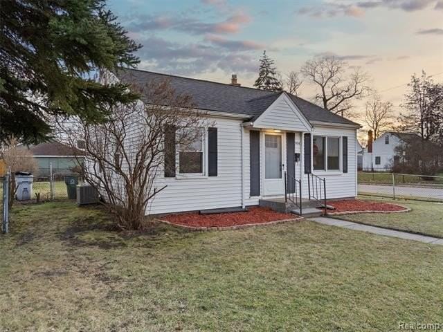 904 E Otis Ave - Photo 2 of 17