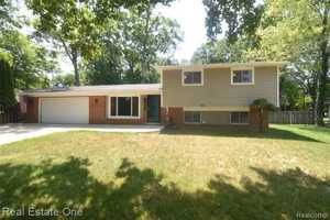 featured image of 2571 Red Arrow Dr