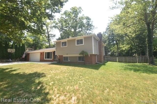 2571 Red Arrow Dr - Photo 2 of 15